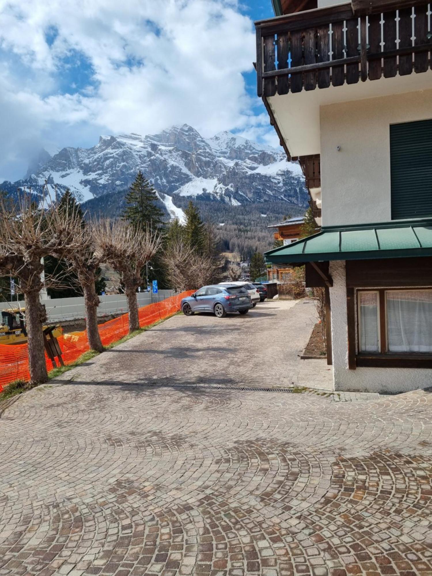 Hotel Oasi Cortina d'Ampezzo Ngoại thất bức ảnh