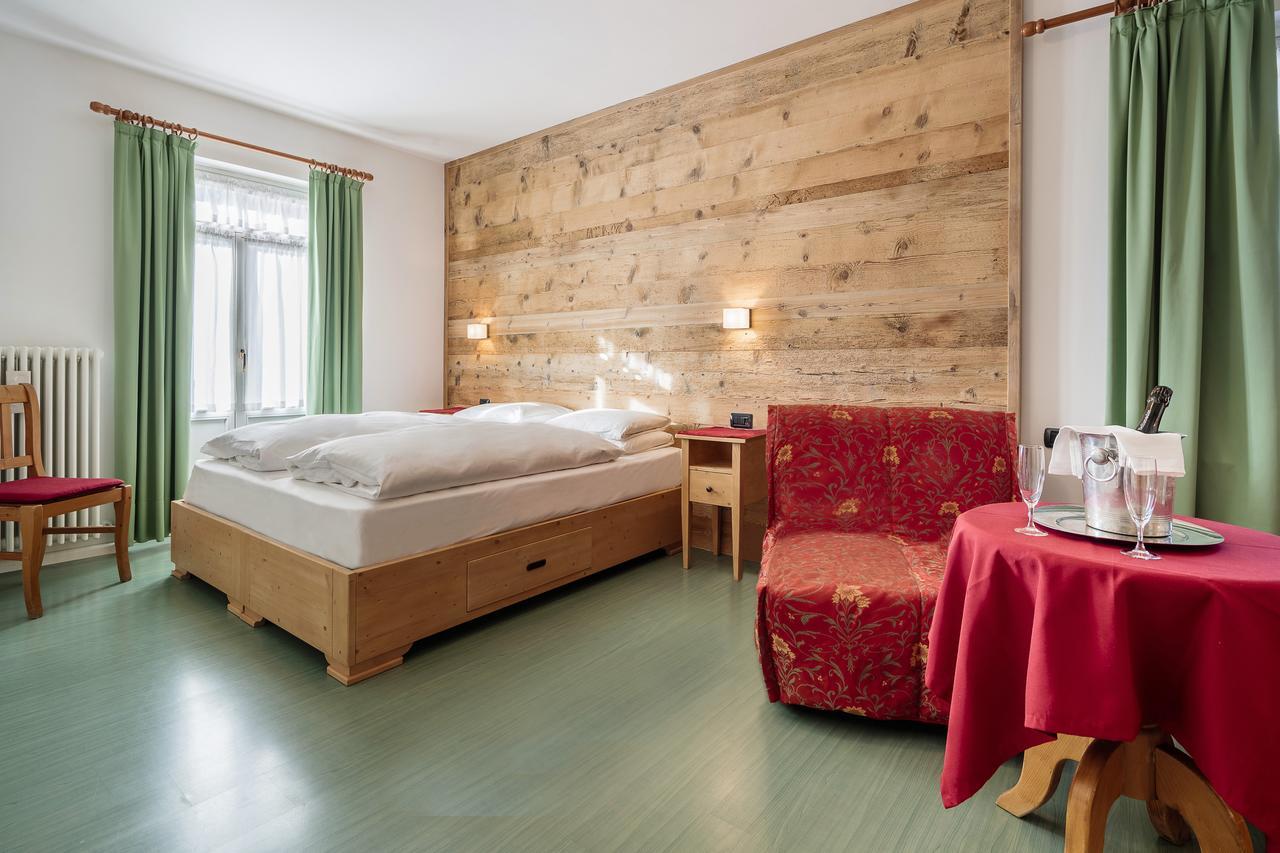 Hotel Oasi Cortina d'Ampezzo Ngoại thất bức ảnh