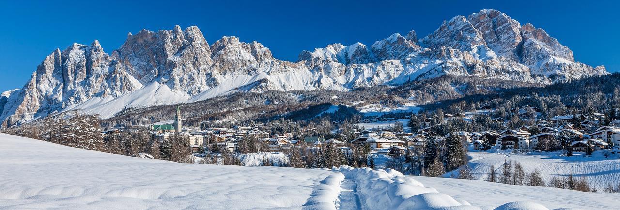 Hotel Oasi Cortina d'Ampezzo Ngoại thất bức ảnh