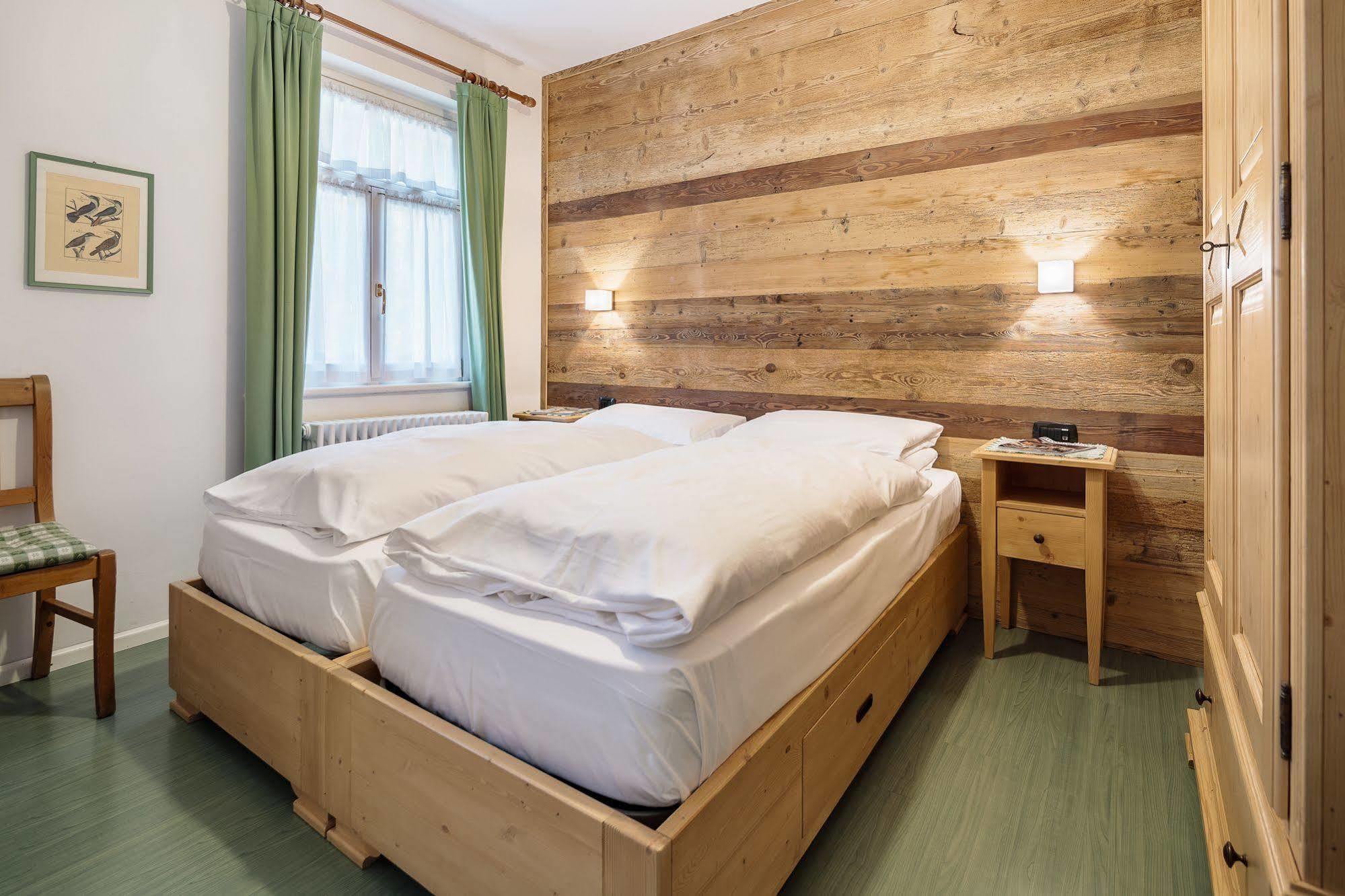 Hotel Oasi Cortina d'Ampezzo Ngoại thất bức ảnh