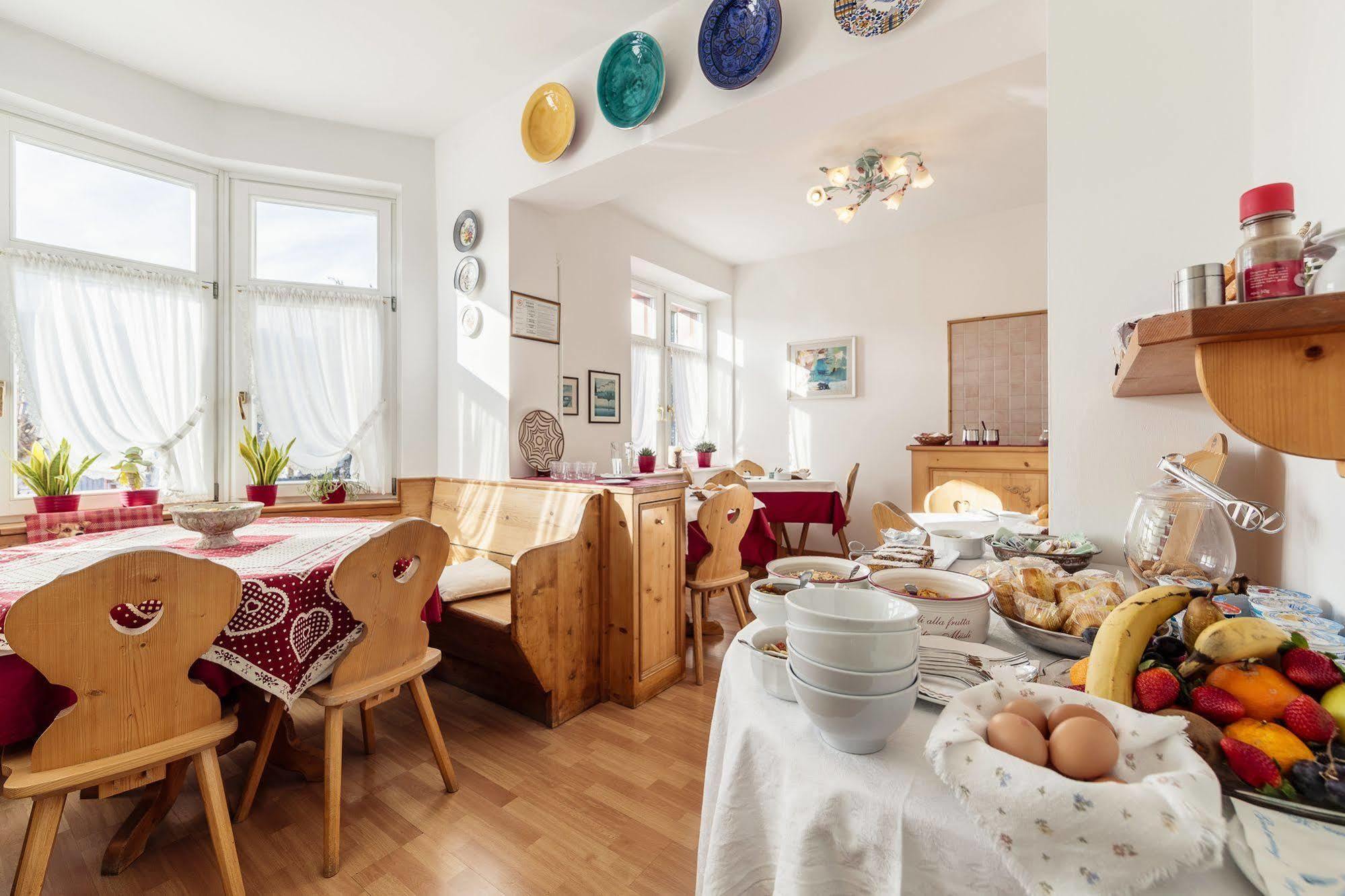 Hotel Oasi Cortina d'Ampezzo Ngoại thất bức ảnh